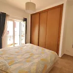 Sea Daisy Apartment, 布尔高
