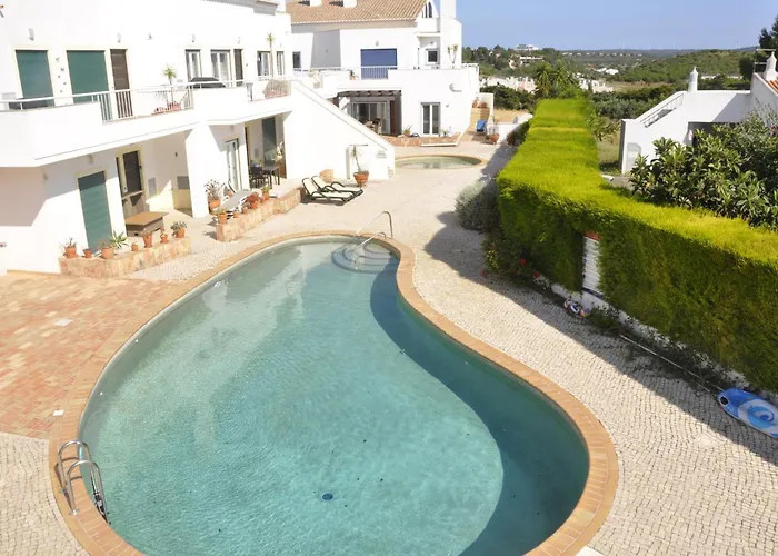 Sea Daisy Apartment, *